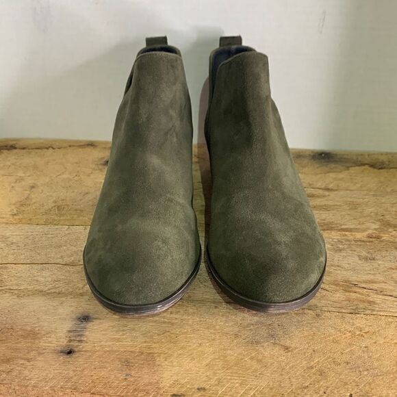 BP. Green leather suede  ankle booties. Slip on round‎ toe Chelsea boots - Picture 5 of 8